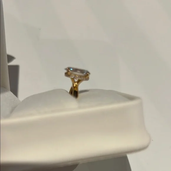 Elegant lab grown 2 carats 18k Gold Diamond Ring oval brilliant vvs clarity - Picture 10 of 13